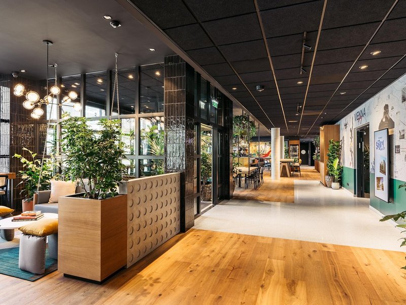 Hotel Schani UNO City 11