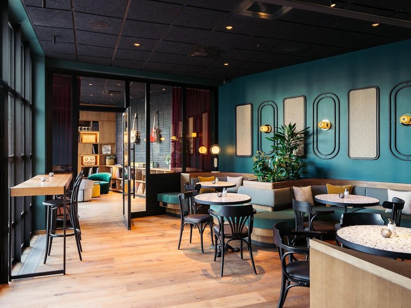 Hotel Schani UNO City 19