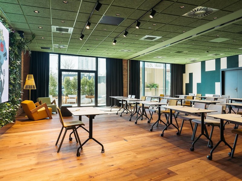 Hotel Schani UNO City 23