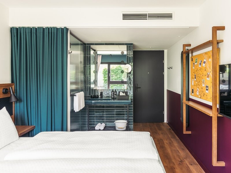 Hotel Schani UNO City 25