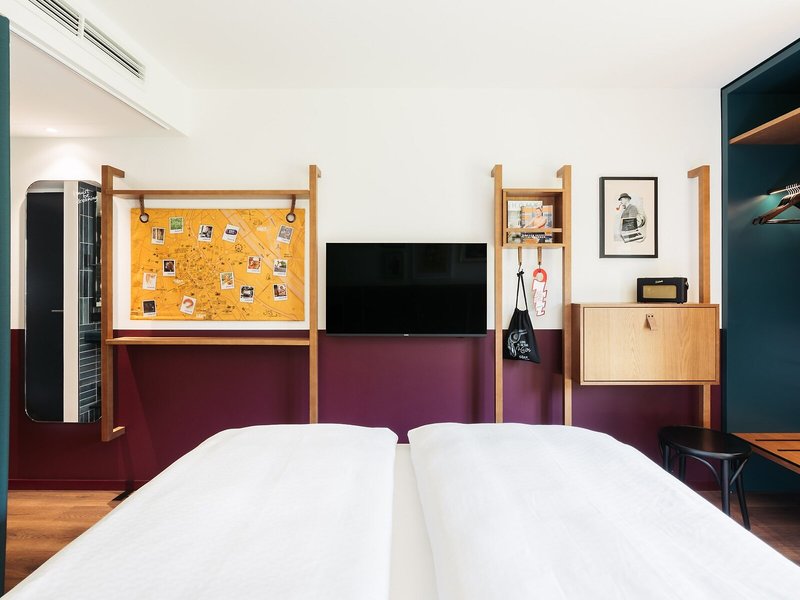 Hotel Schani UNO City 29