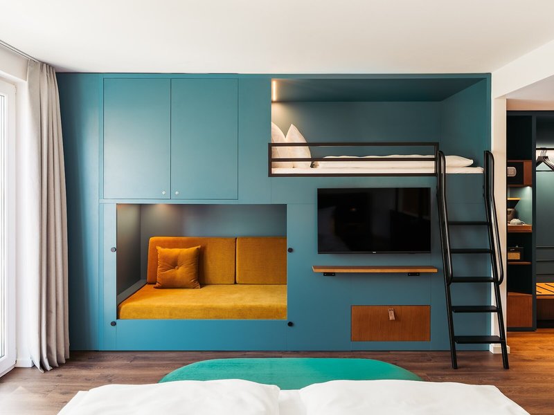 Hotel Schani UNO City 30