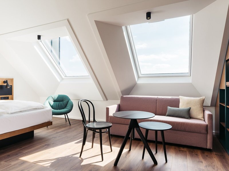 Hotel Schani UNO City 31