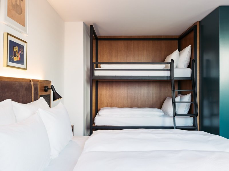 Hotel Schani UNO City 33
