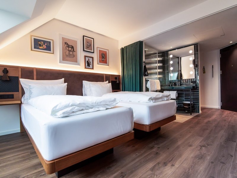 Hotel Schani UNO City 46