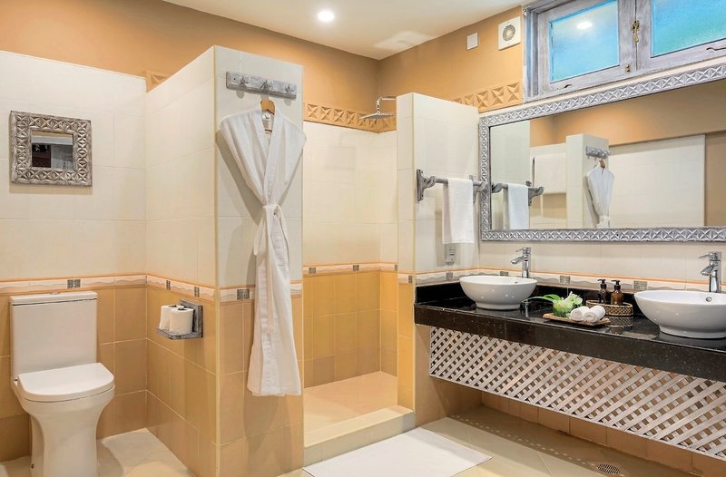 Neptune Palm Beach Boutique Resort & Spa 9