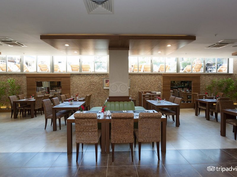 Ambassador Hotel  28