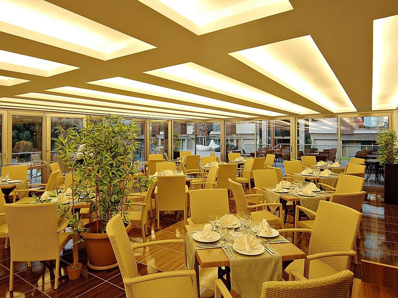 Ambassador Hotel  30