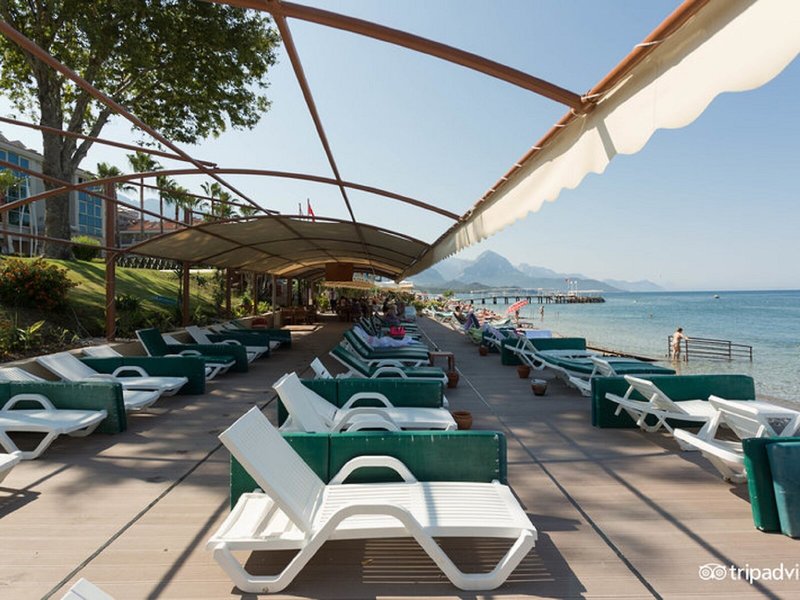 Ambassador Hotel  32