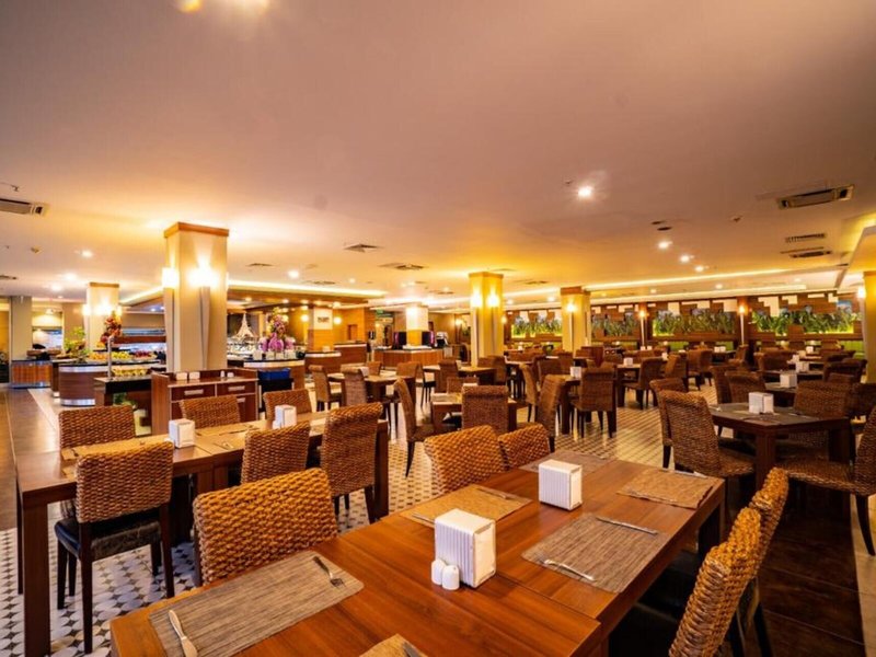 Ambassador Hotel  35