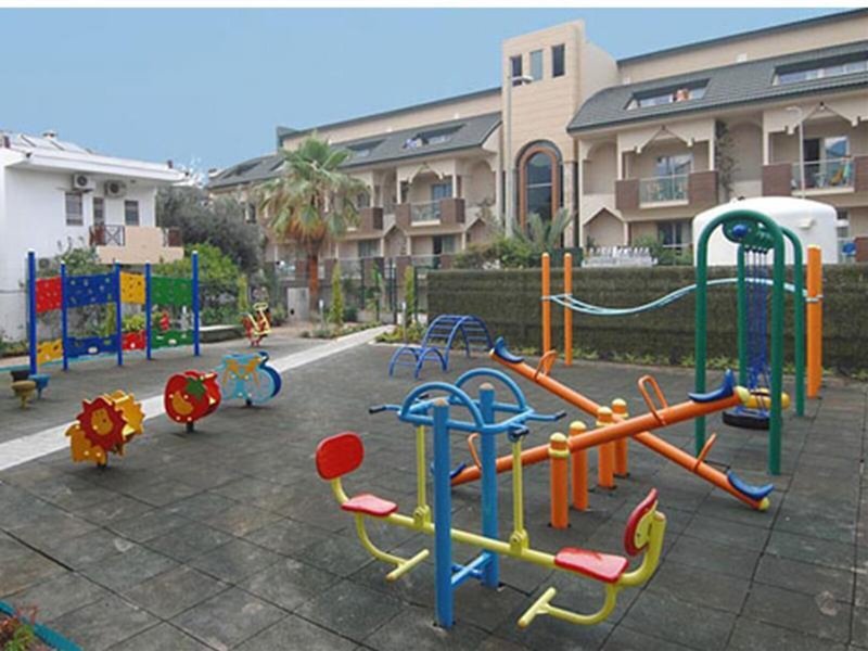 Ambassador Hotel  40