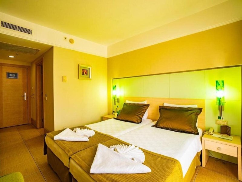 Ambassador Hotel  44