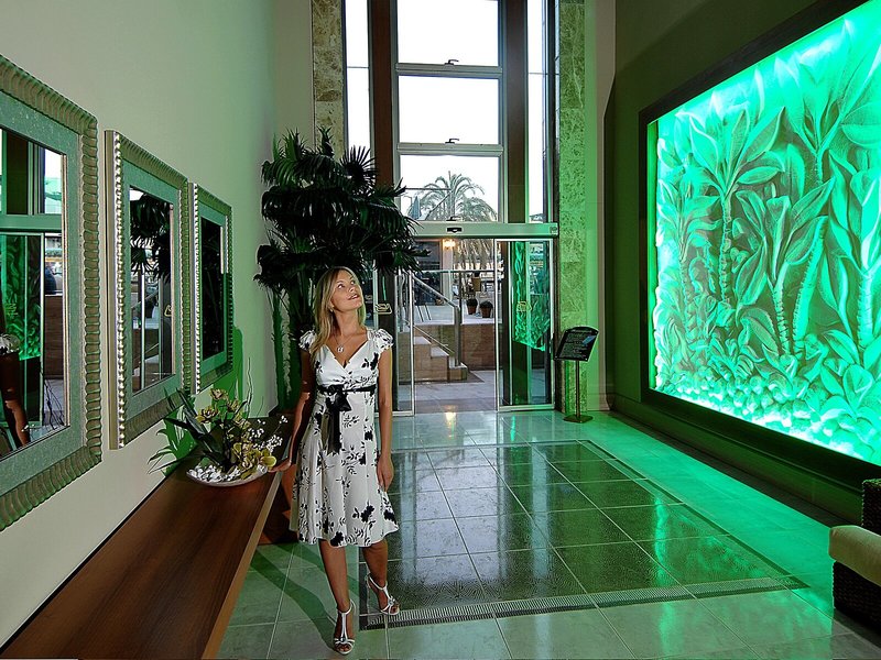 Ambassador Hotel  47