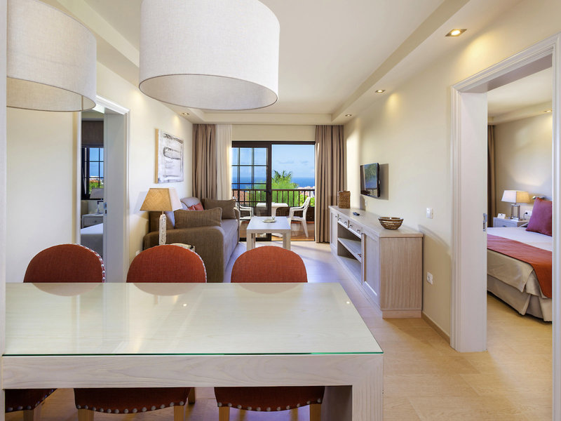 Ambassador Apartamentos 18 - Room Example