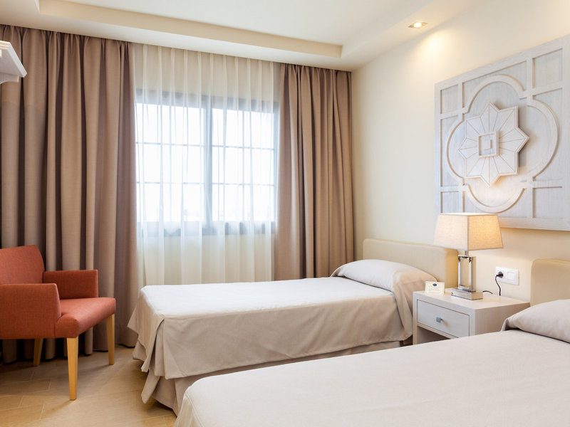 Ambassador Apartamentos 22 - Room Example