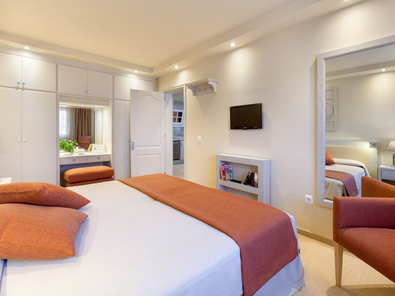 Ambassador Apartamentos 27 - Room Example
