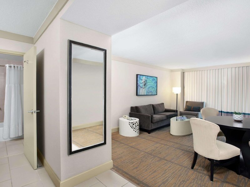 DoubleTree by Hilton Hotel Miami Airport & Convention Center 26