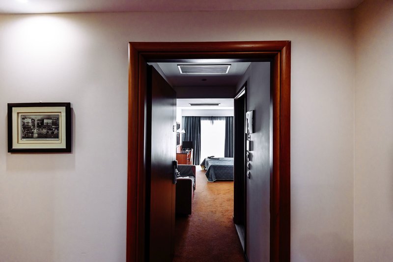 The Athens Mirabello 10