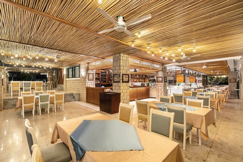 Hoang Ngoc Beach Resort 11