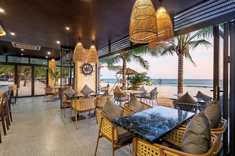 Hoang Ngoc Beach Resort 12