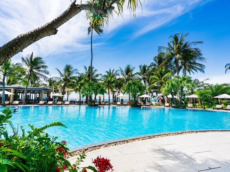 Hoang Ngoc Beach Resort 10