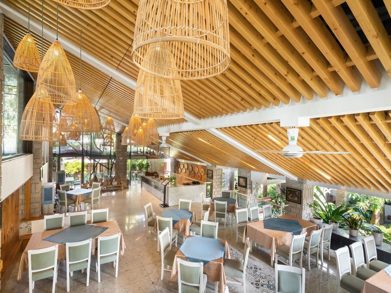 Hoang Ngoc Beach Resort 18