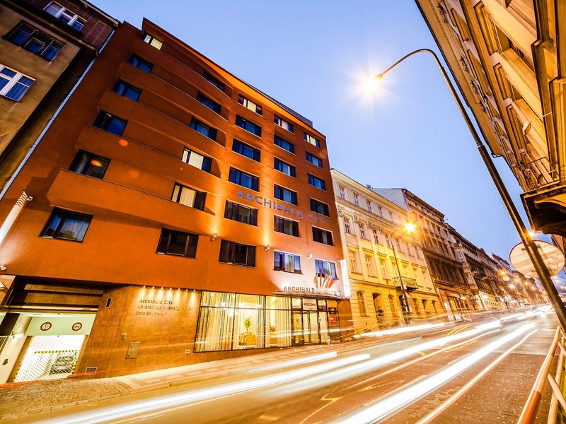 Archibald City 2 - Exterior