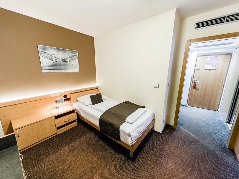 Archibald City 27 - Room Example