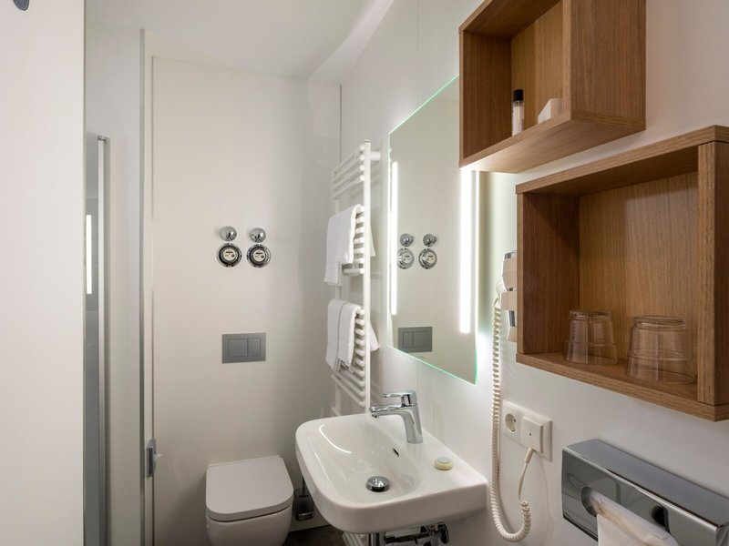 SORAT Hotel Ambassador Berlin 12 - Room Example