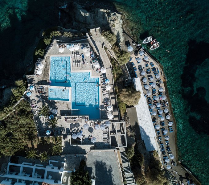 Peninsula Resort & Spa 3