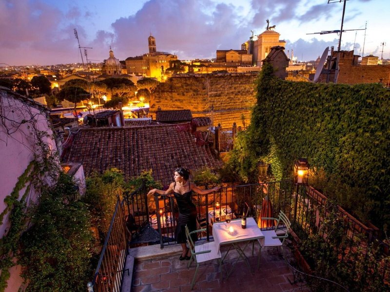 The Inn at The Roman Forum 7