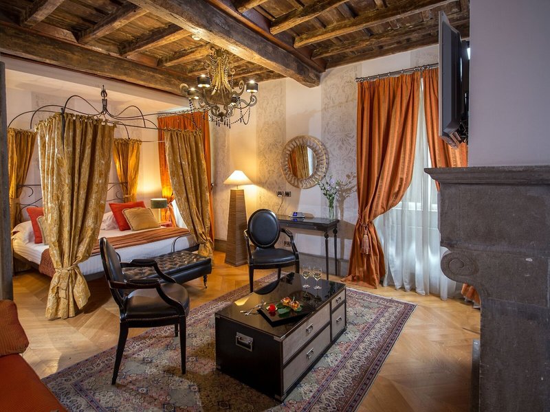The Inn at The Roman Forum 25
