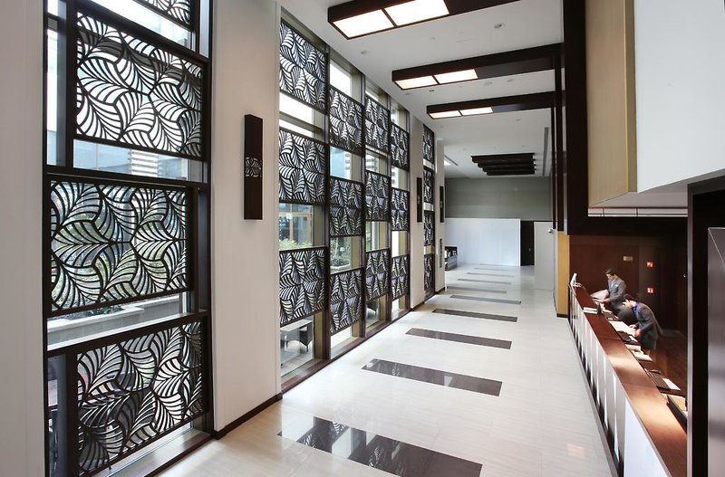 Metropolitan Hotel Dubai 11