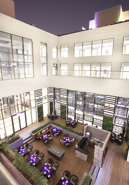 Metropolitan Hotel Dubai 12