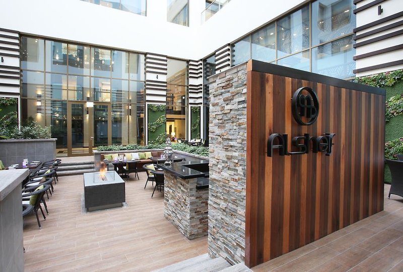 Metropolitan Hotel Dubai 13