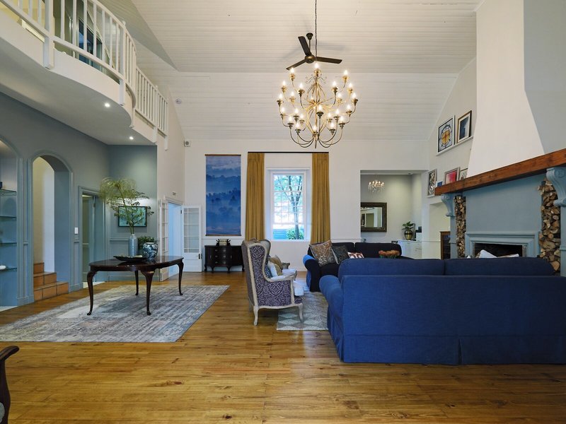 Chapter House Boutique Hotel 8