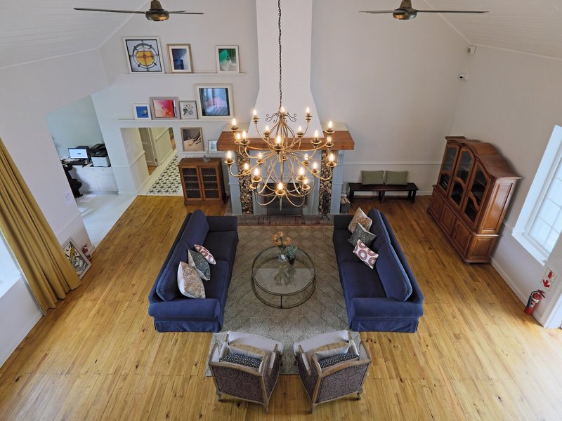 Chapter House Boutique Hotel 10