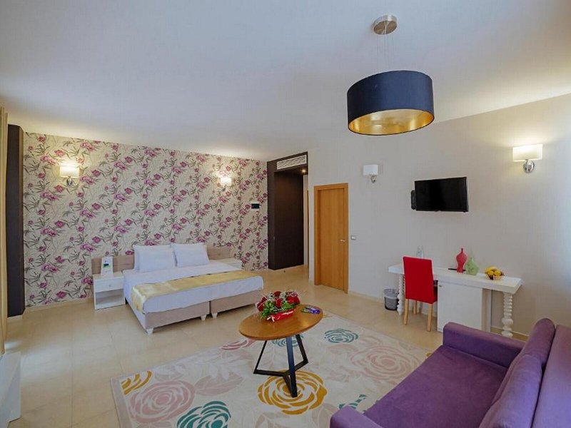 Sun Hotel 17 - Room Example