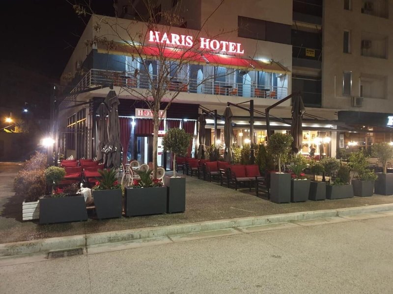 Haris Hotel 4