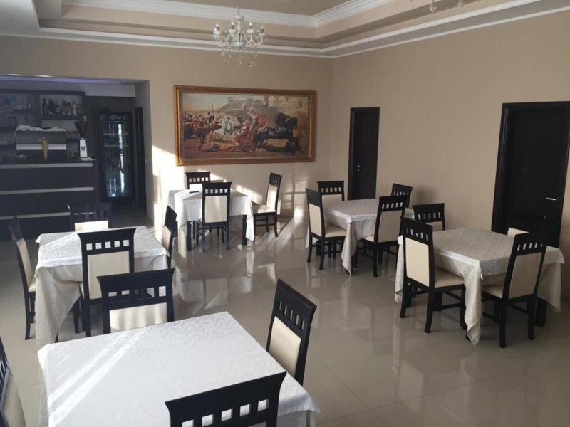 Haris Hotel 5