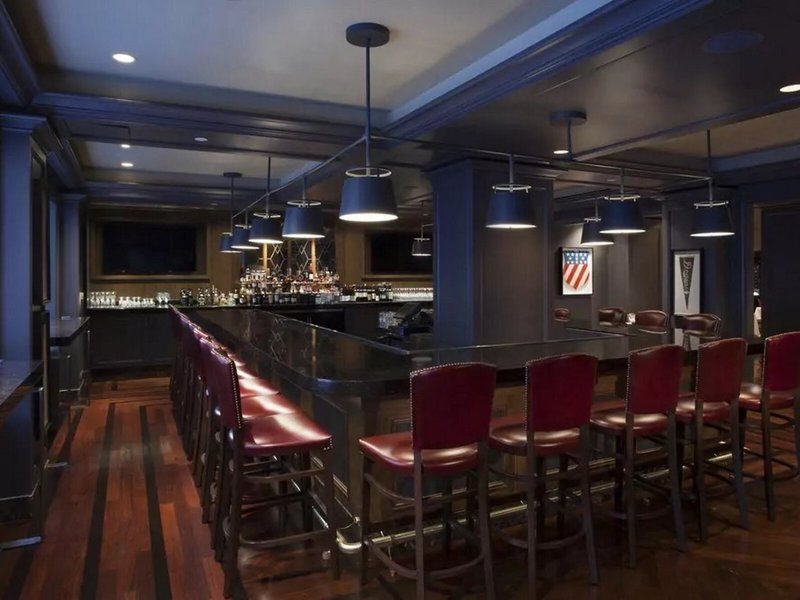 Omni Berkshire Place 11