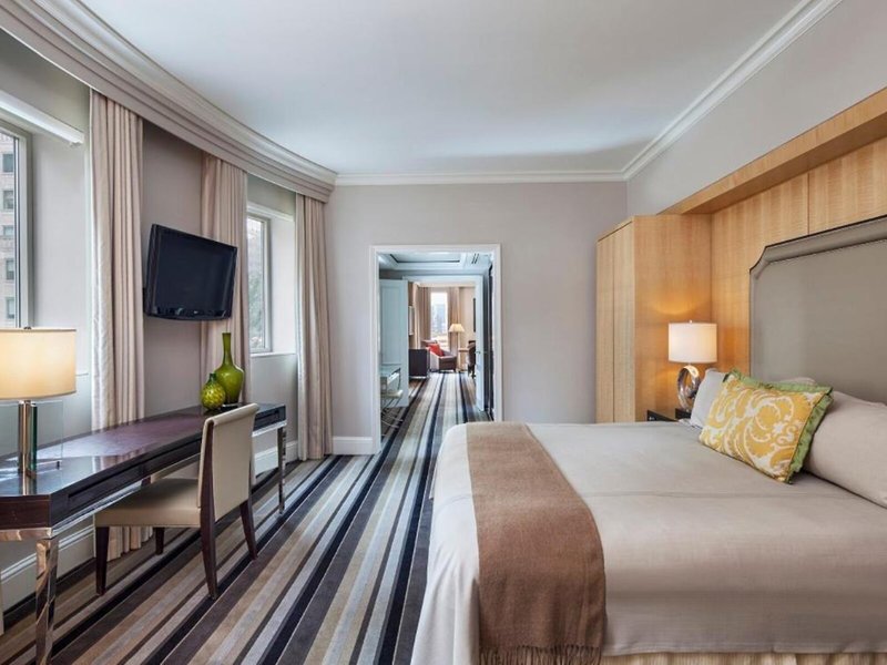 Omni Berkshire Place 25