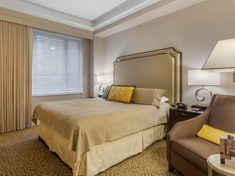 Omni Berkshire Place 26