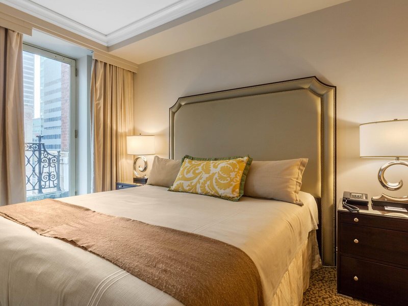 Omni Berkshire Place 31