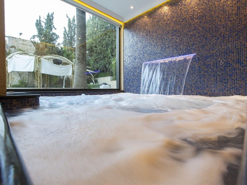 Amman International Hotel 11