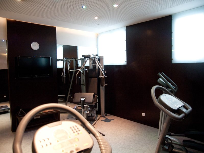 The Levante Parliament 3