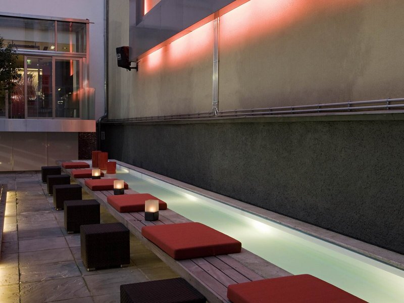 The Levante Parliament 6