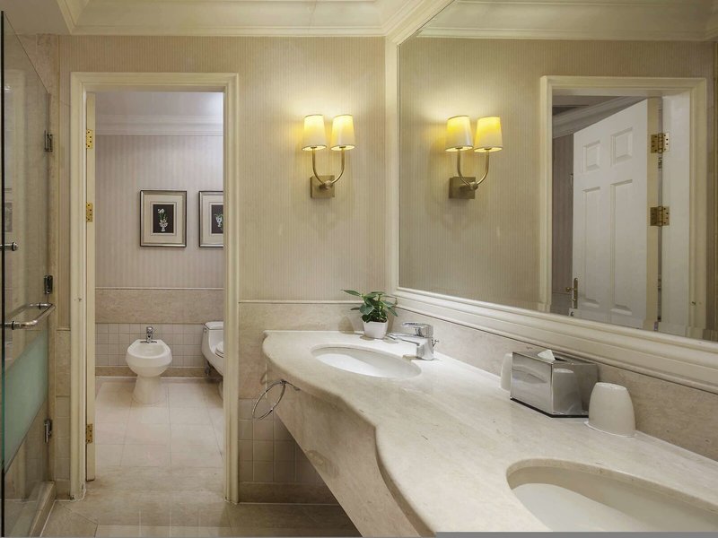 Beijing Hotel NUO Wangfujing 6 - Bathroom Example
