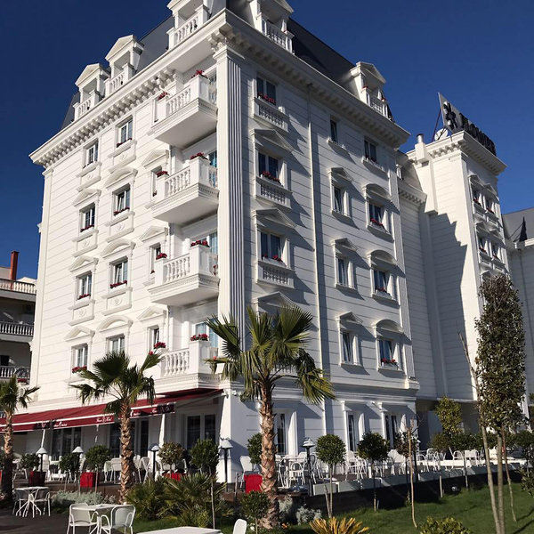 Flower Hotel 1