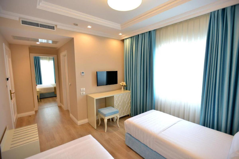 Flower Hotel 9